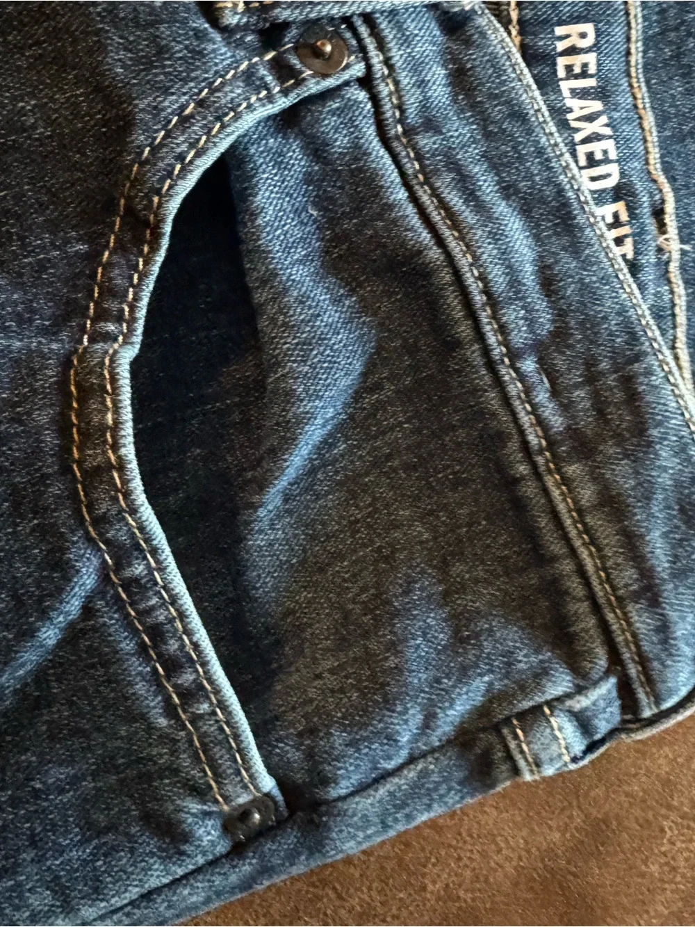 Wrangler Dark Blue Relaxed Fit Denim Jeans with Logo Patch 36 x 32 Like new!